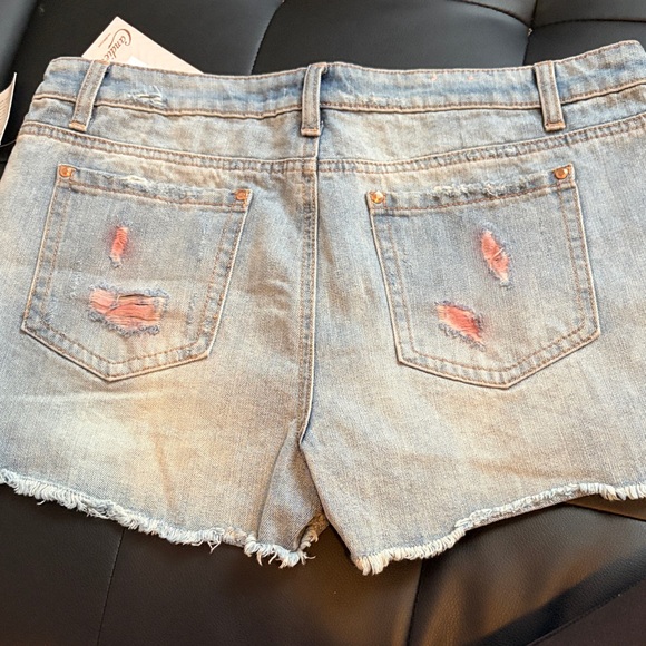 NWT Candie’s Pink Distressed Jean Shorts size 11 - Picture 7 of 13